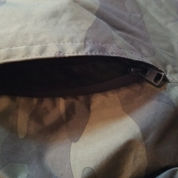 HOLLISTER EPIC FLEX WINDBREAKER HOODIE - Picture 6 of 10